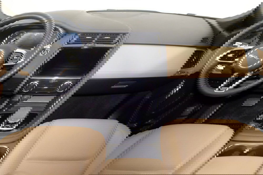 Jaguar E-Pace usata a Torino (4)