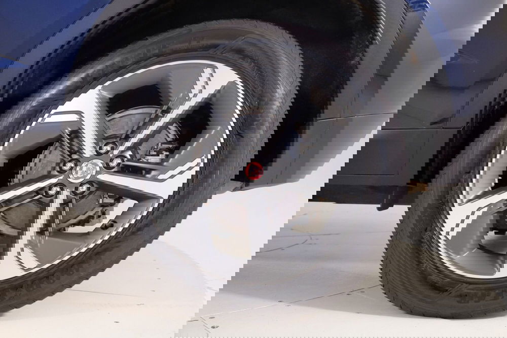 Jaguar E-Pace usata a Torino (9)