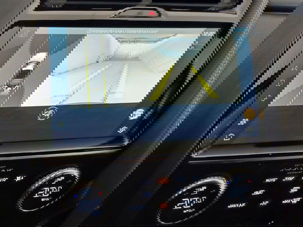 Jaguar E-Pace usata a Torino (14)