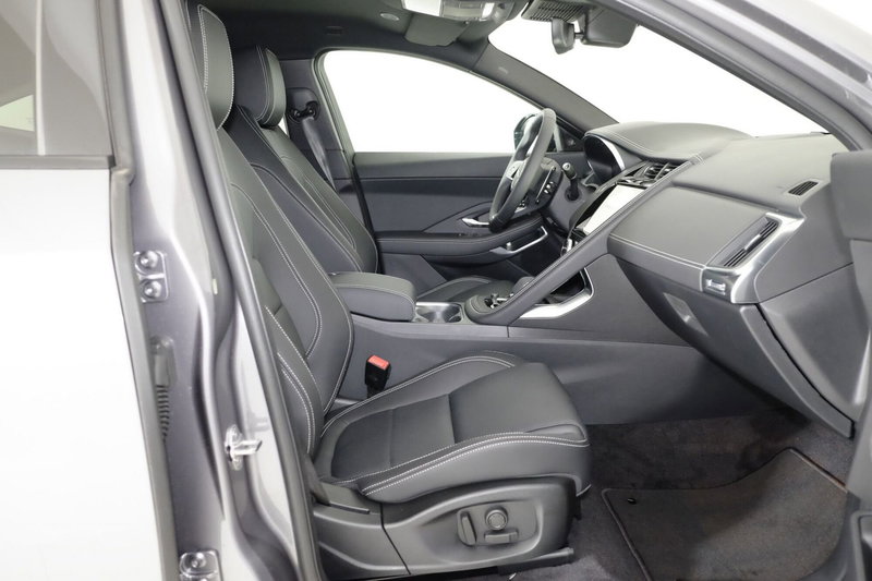 Jaguar E-Pace usata a Torino (3)