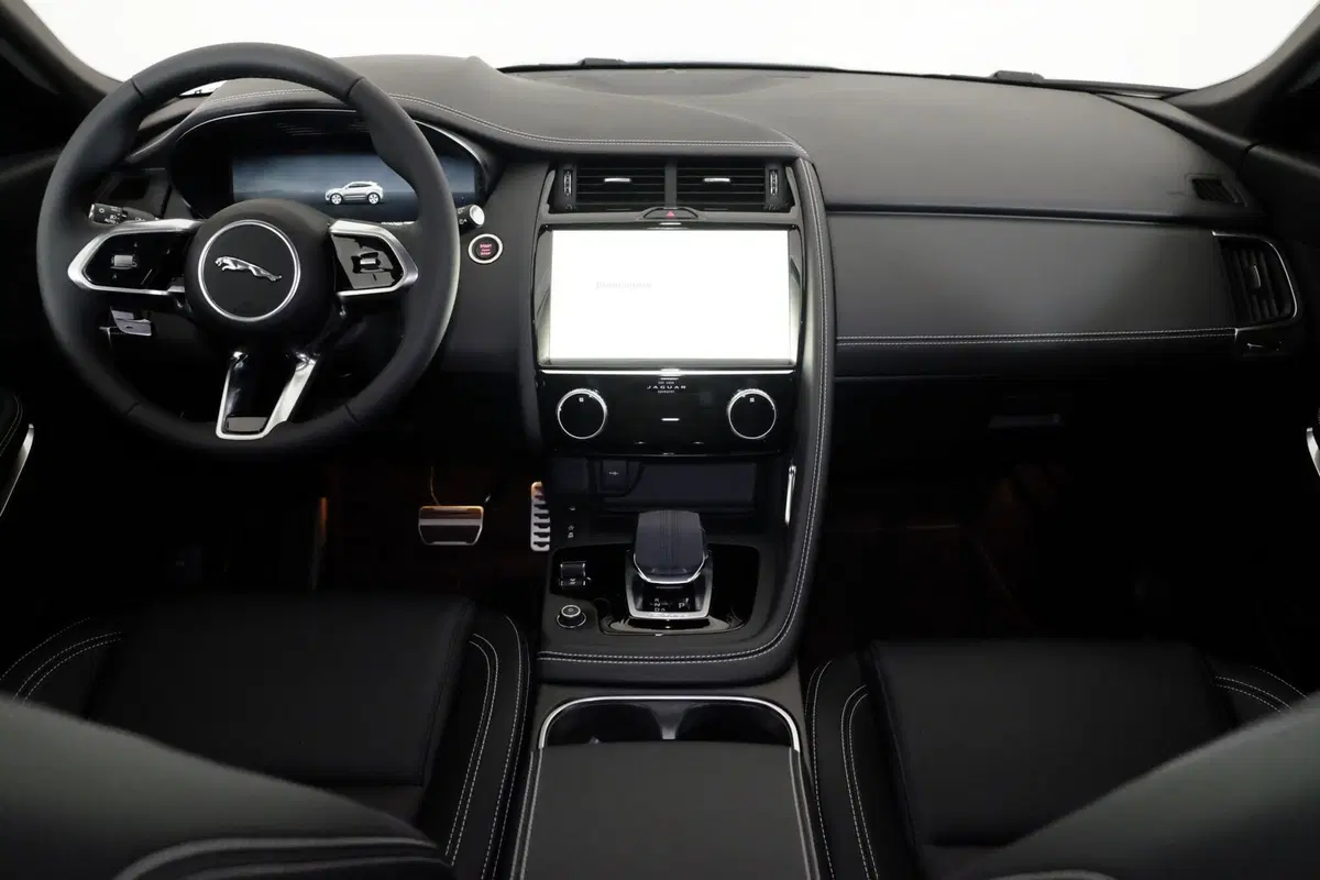 Jaguar E-Pace usata a Torino (4)