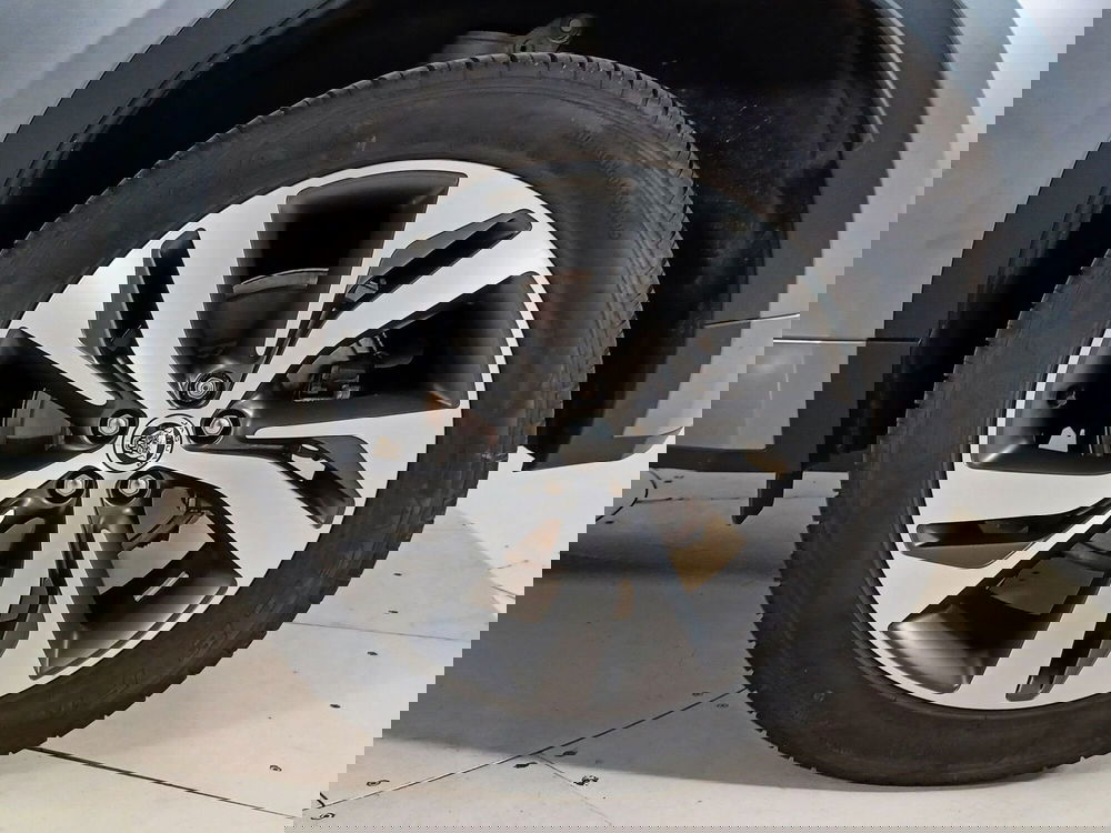 Jaguar E-Pace usata a Torino (9)