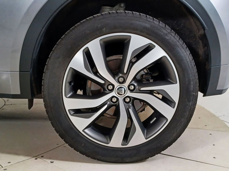 Jaguar E-Pace usata a Torino (9)