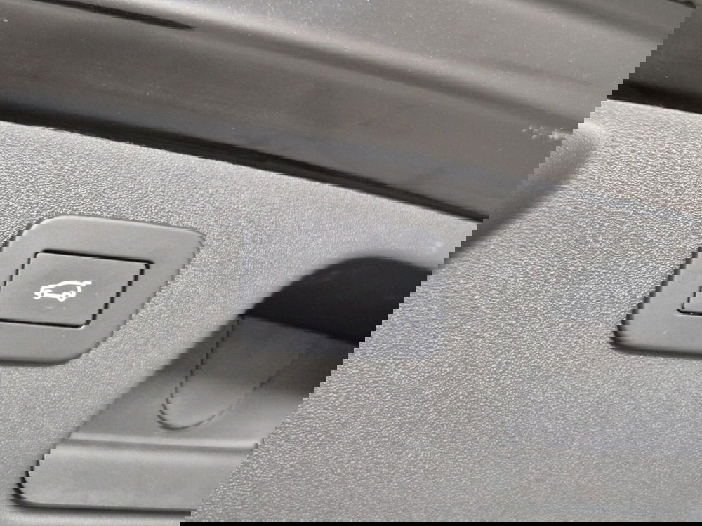 Jaguar E-Pace usata a Torino (19)