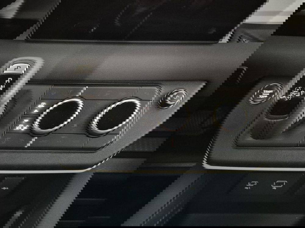 Land Rover Defender usata a Torino (11)