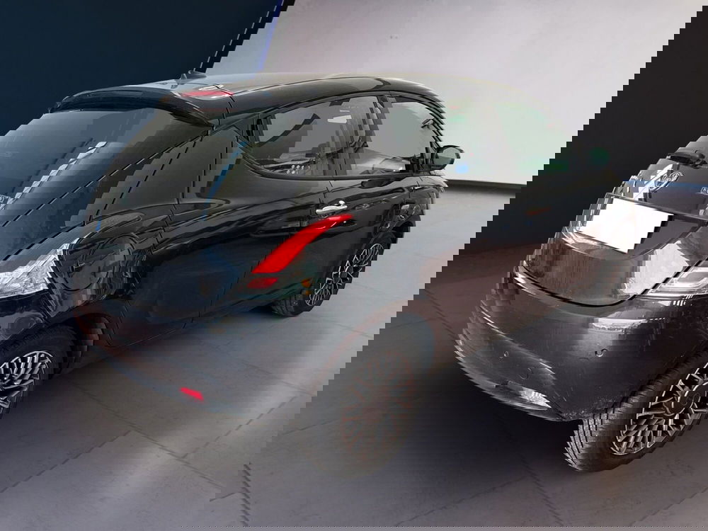 Lancia Ypsilon usata a Torino (4)