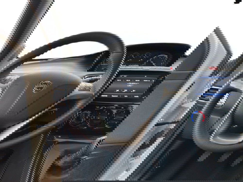 Lancia Ypsilon usata a Torino (11)