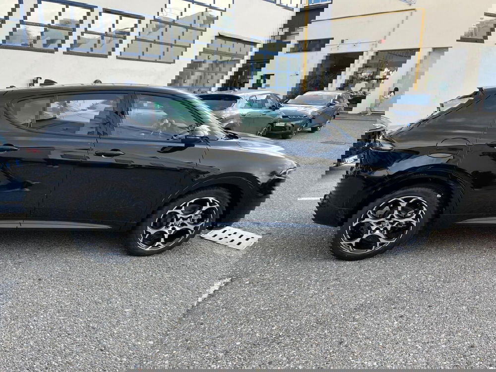 Alfa Romeo Tonale nuova a Milano (4)