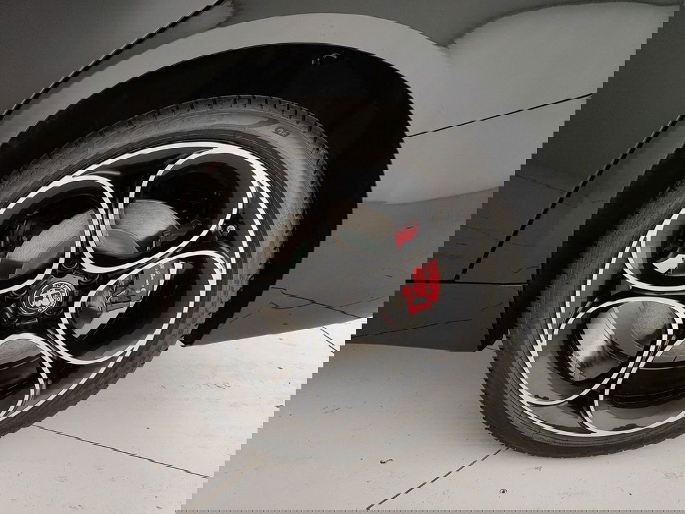 Alfa Romeo Giulia nuova a Caserta (11)