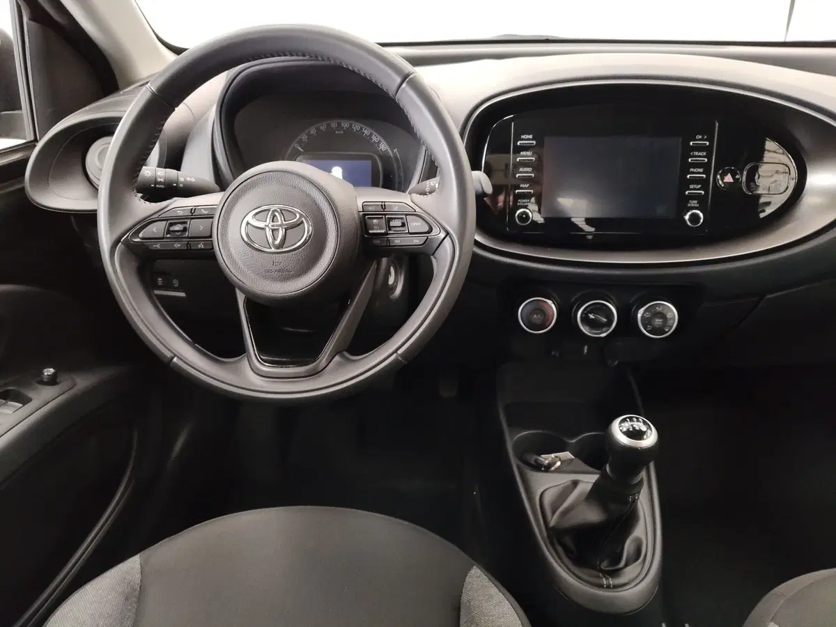 Toyota Aygo X usata a Frosinone (10)
