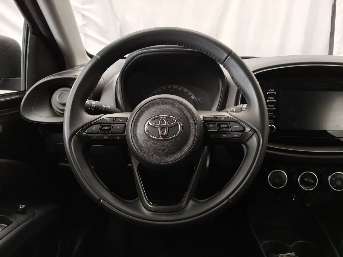 Toyota Aygo X usata a Frosinone (11)