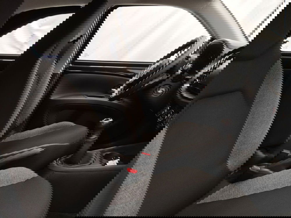 Toyota Aygo X usata a Frosinone (6)