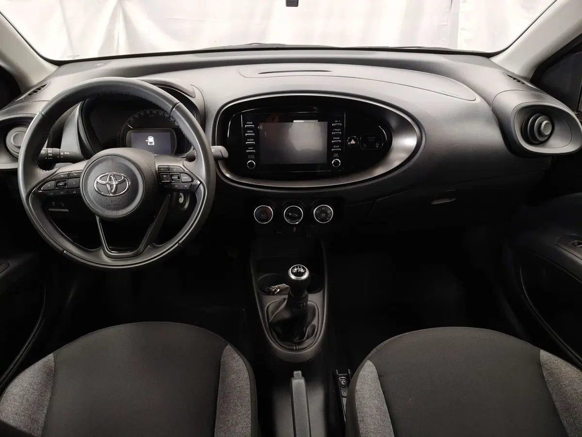 Toyota Aygo X usata a Frosinone (9)