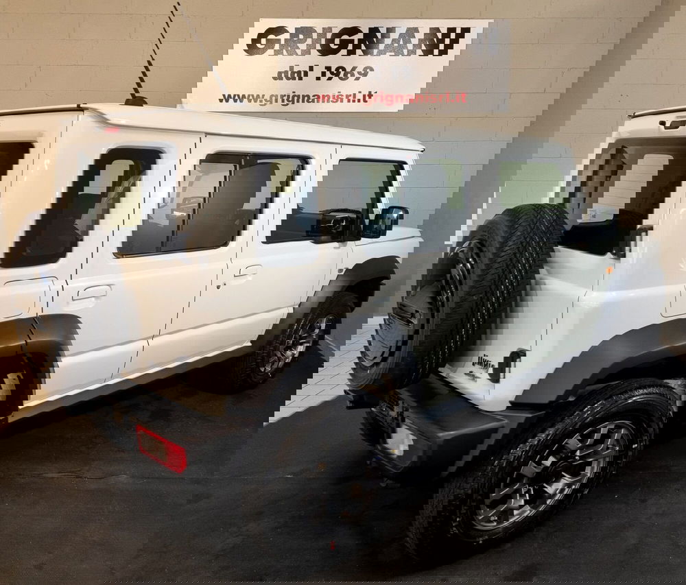 Suzuki Jimny nuova a Pavia (17)