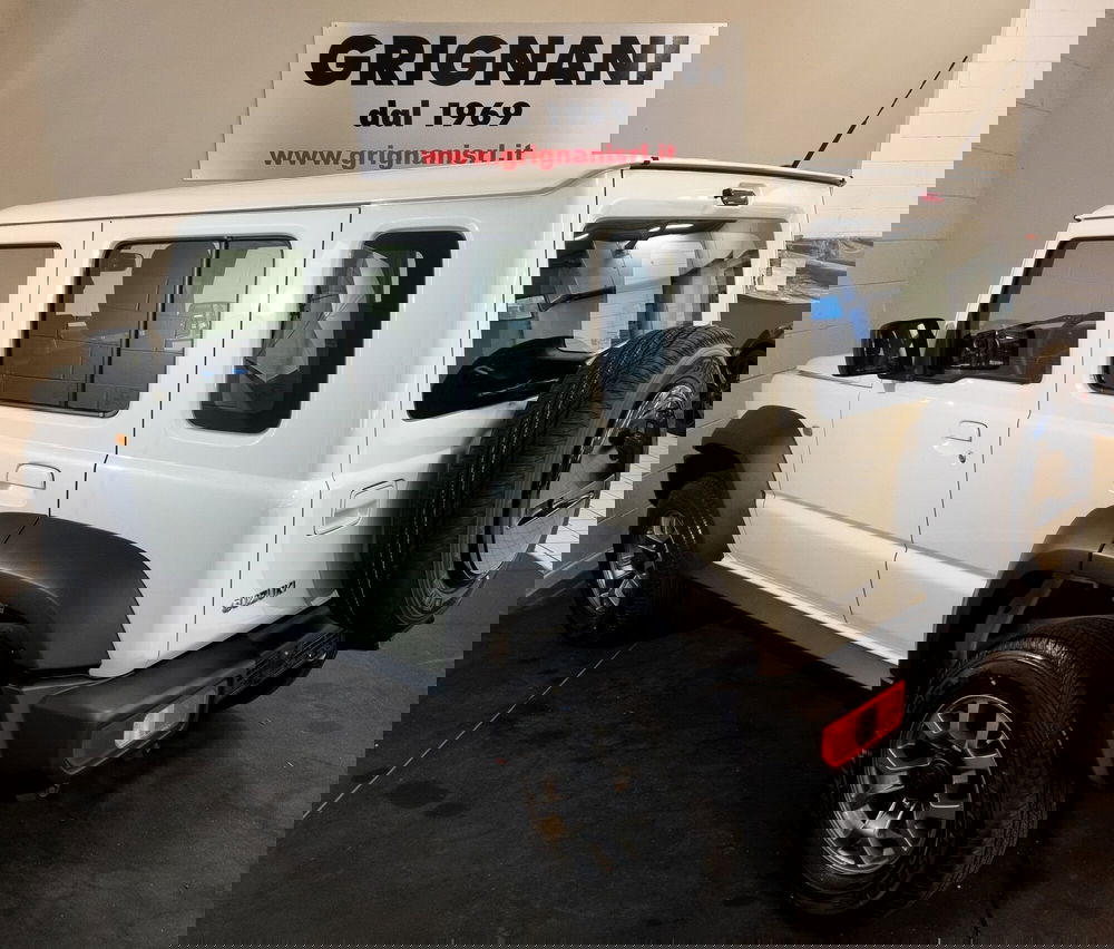 Suzuki Jimny nuova a Pavia (3)