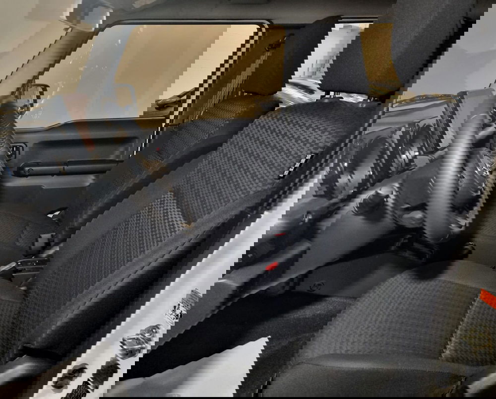 Suzuki Jimny nuova a Pavia (6)