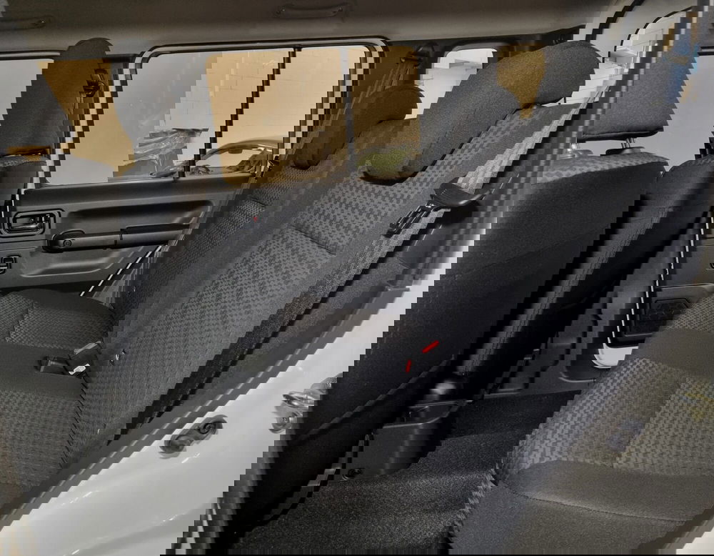 Suzuki Jimny nuova a Pavia (7)