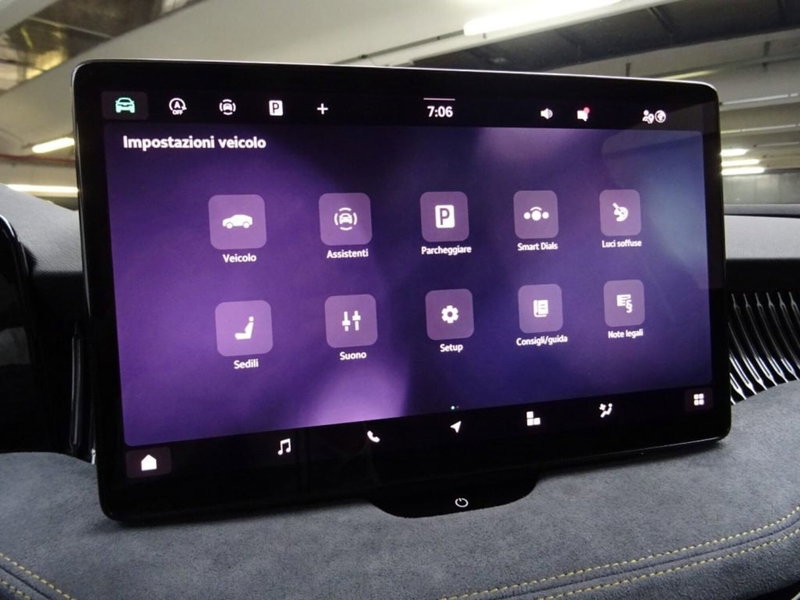 Skoda Superb nuova a Como (12)