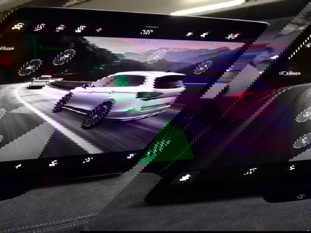 Skoda Superb nuova a Como (13)