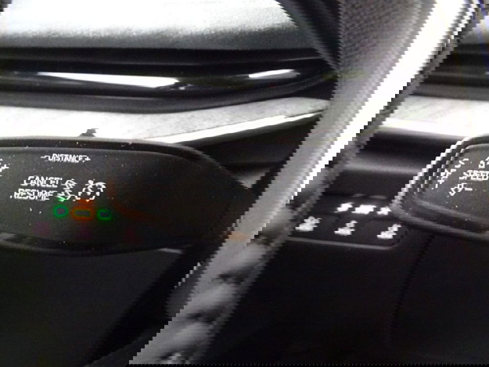 Skoda Superb nuova a Como (15)