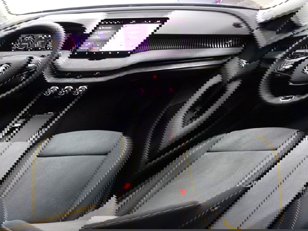 Skoda Superb nuova a Como (4)