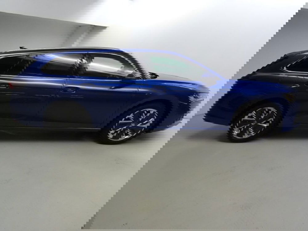 Skoda Superb nuova a Como (6)