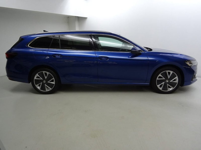 Skoda Superb nuova a Como (6)