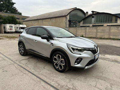Renault Captur Full Hybrid E-Tech 145 CV Techno Fast Track del 2022 usata a Lissone