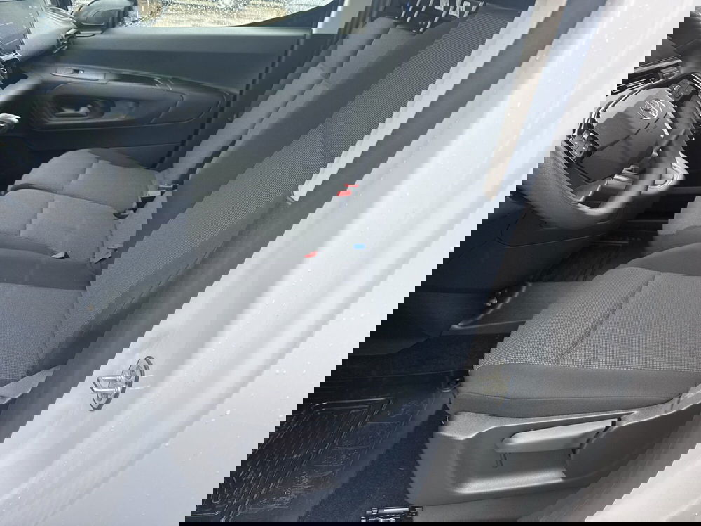 Toyota Proace City nuova a Ferrara (8)