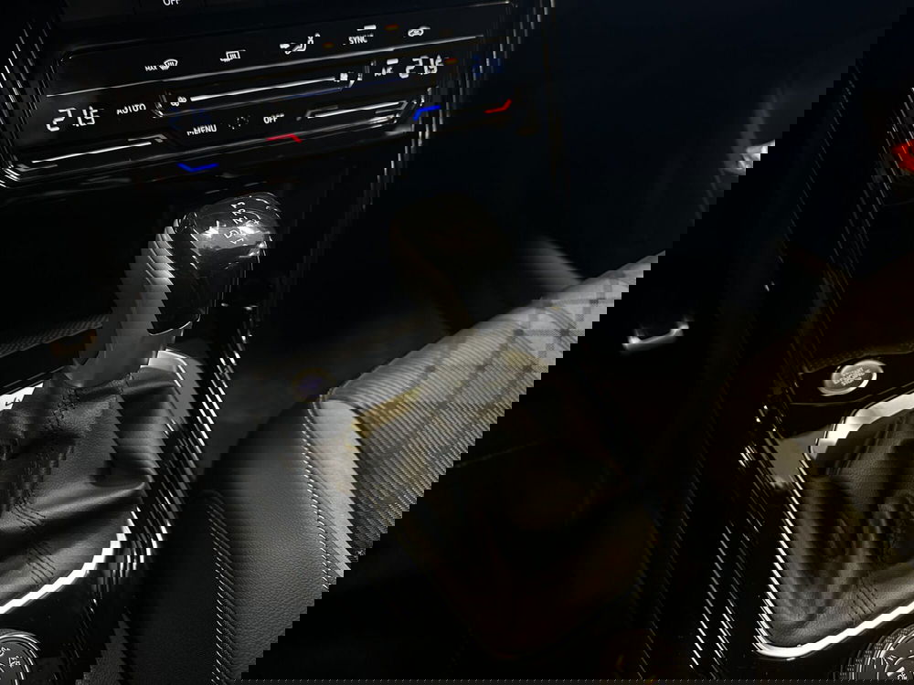 Volkswagen T-Roc nuova a Padova (13)