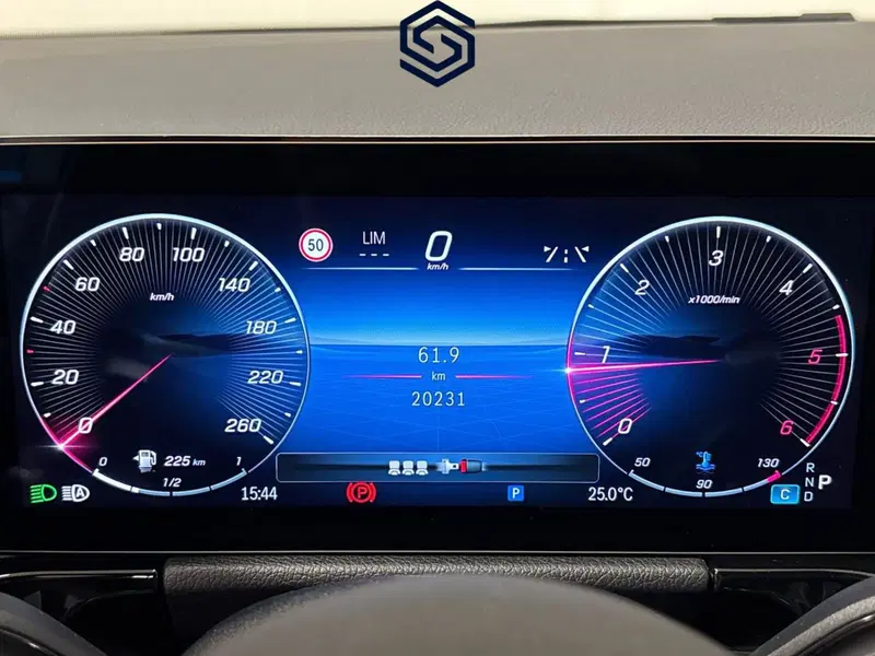 Mercedes-Benz GLA SUV usata a Cagliari (13)