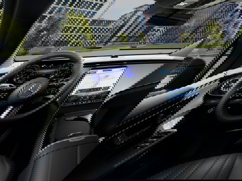 Mercedes-Benz EQE SUV nuova a Ancona (9)