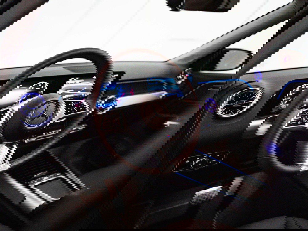 Mercedes-Benz GLB nuova a Macerata (11)