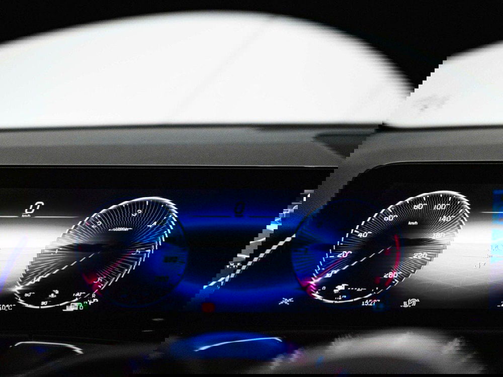 Mercedes-Benz GLB nuova a Macerata (13)