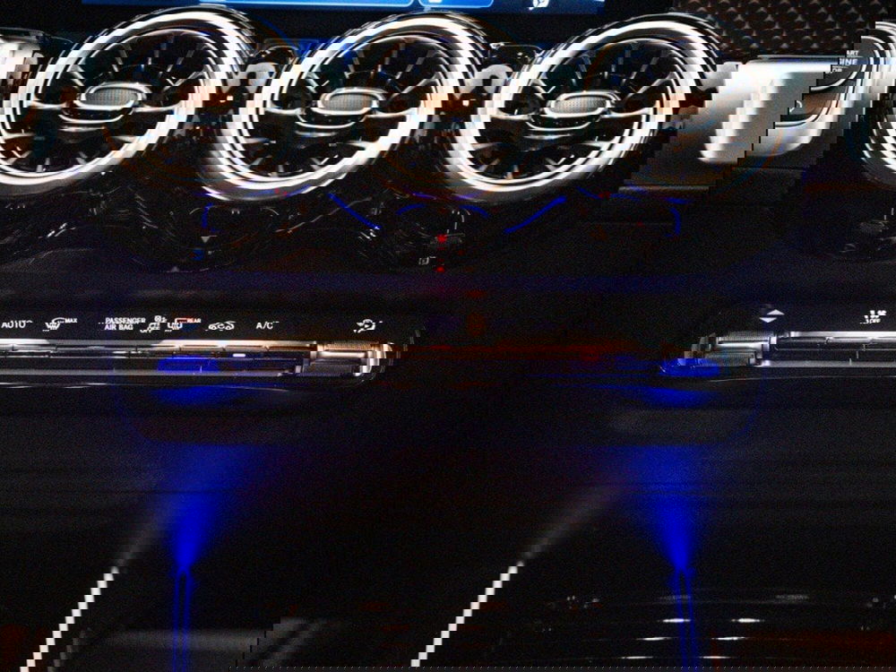 Mercedes-Benz GLB nuova a Macerata (18)