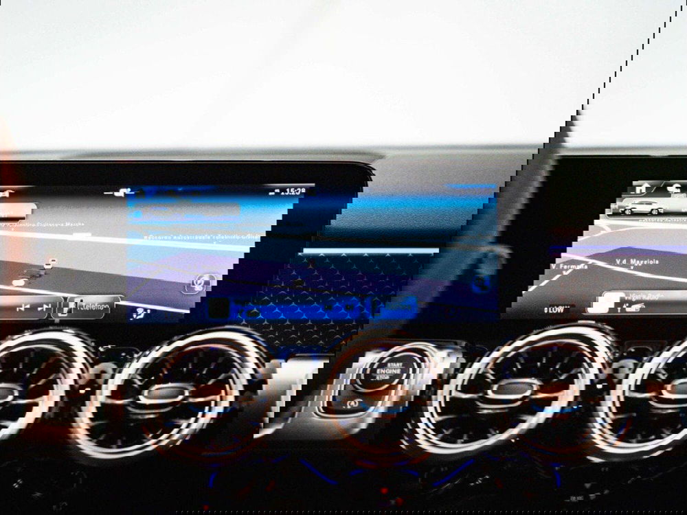 Mercedes-Benz GLB nuova a Macerata (19)