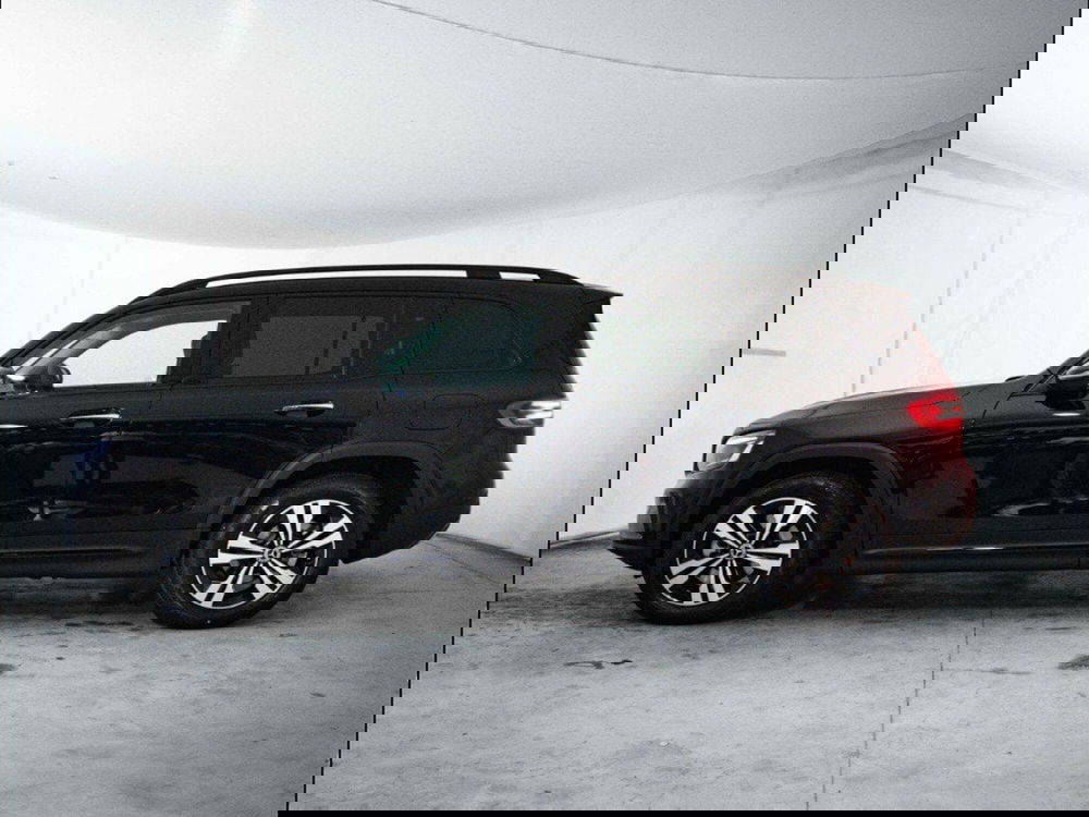 Mercedes-Benz GLB nuova a Macerata (2)