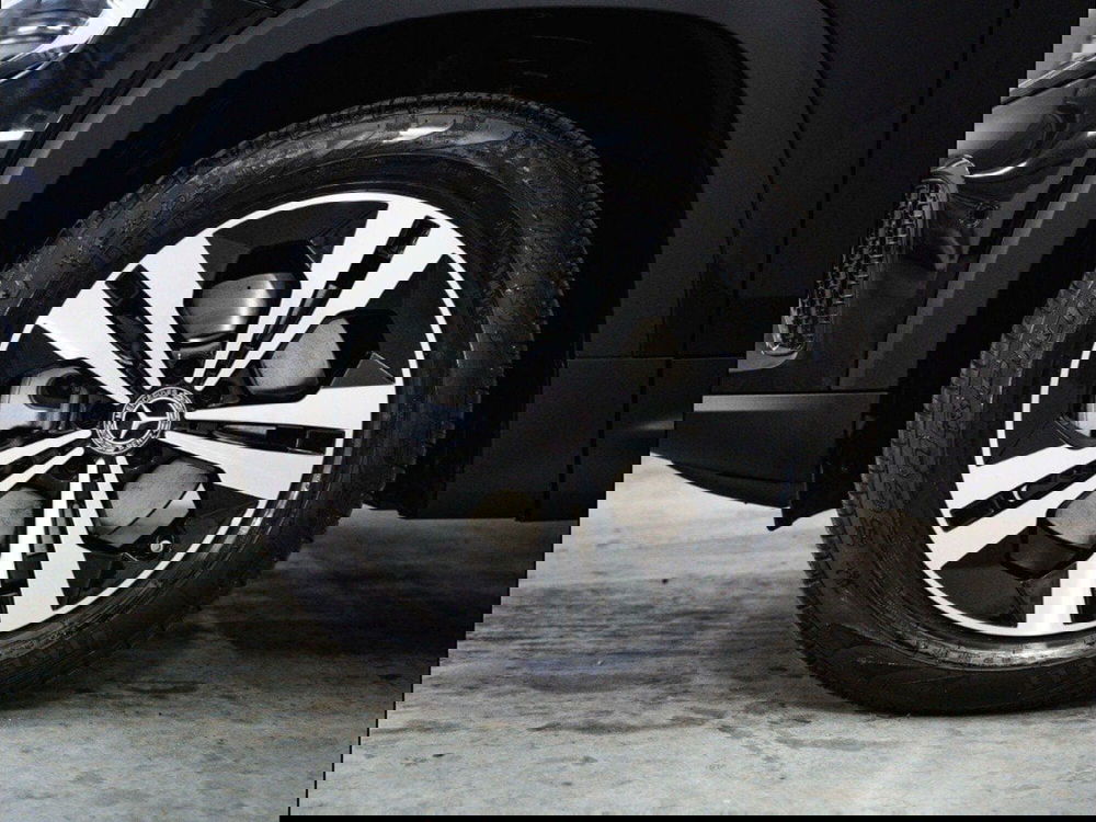 Mercedes-Benz GLB nuova a Macerata (7)