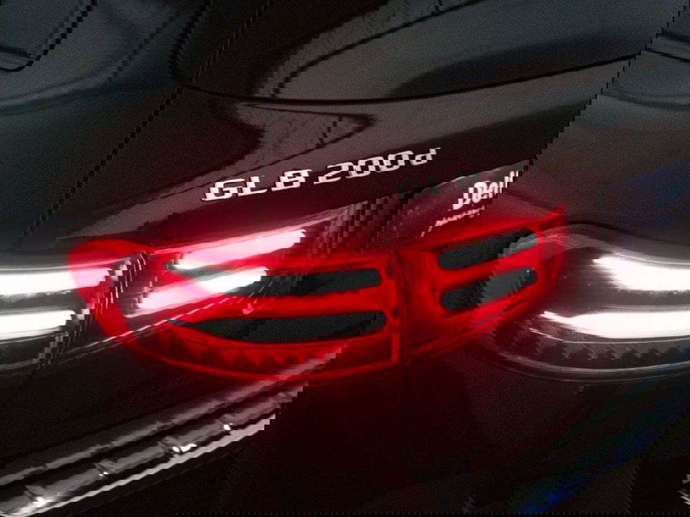 Mercedes-Benz GLB nuova a Macerata (8)