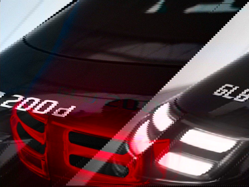 Mercedes-Benz GLB nuova a Macerata (9)