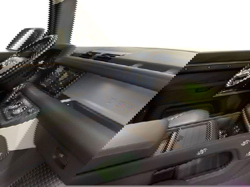 Land Rover Defender usata a Macerata (12)