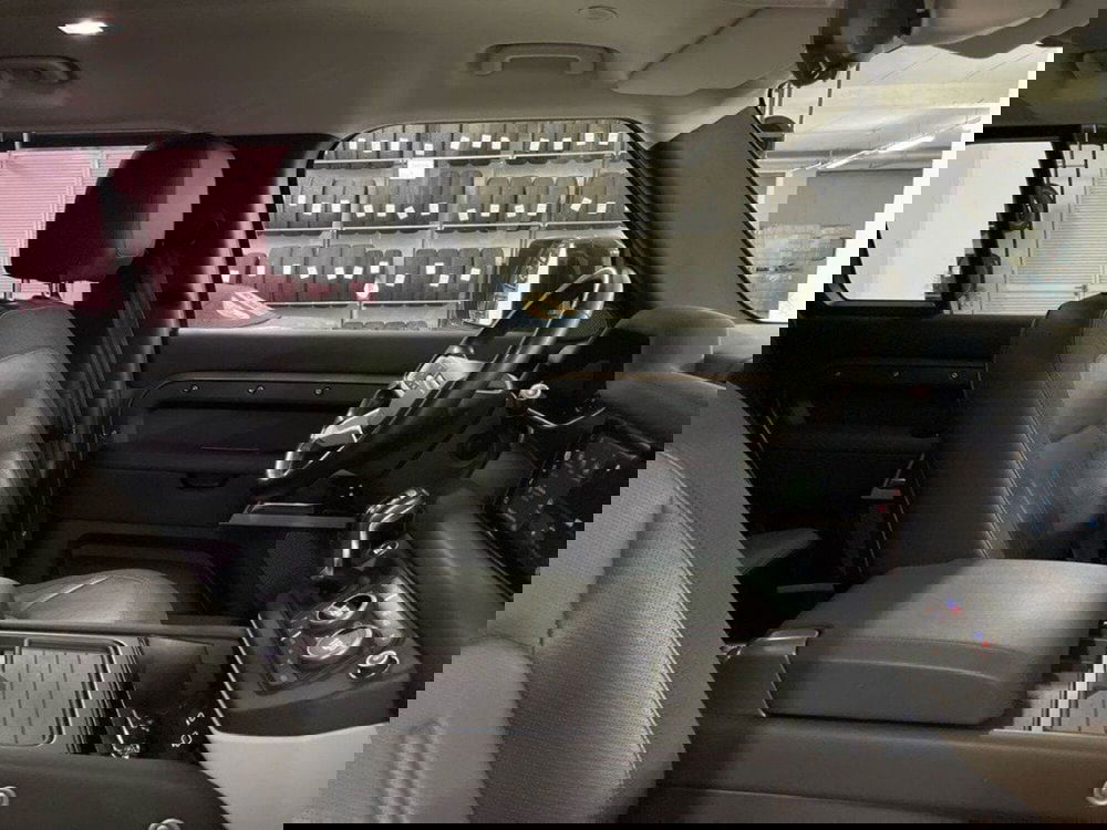 Land Rover Defender usata a Macerata (14)