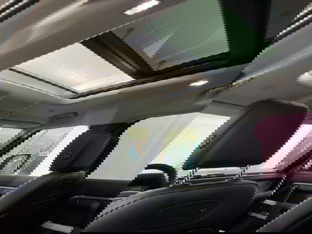 Land Rover Defender usata a Macerata (17)