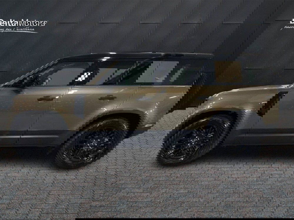 Land Rover Defender usata a Macerata (2)