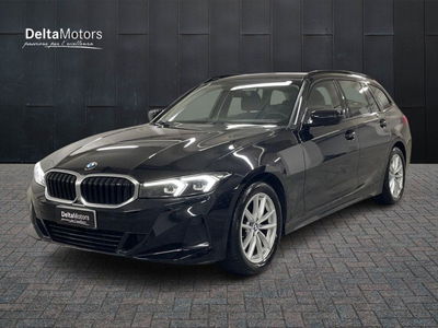 BMW Serie 3 Touring 318d  mhev 48V auto del 2023 usata a Montecosaro