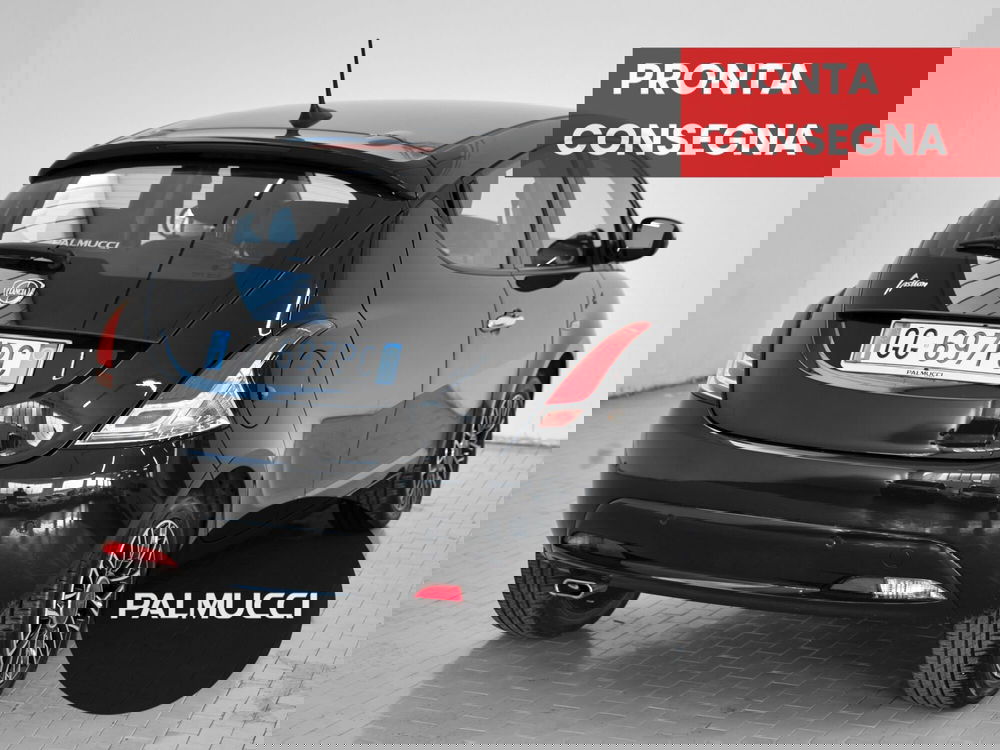 Lancia Ypsilon usata a Prato (3)