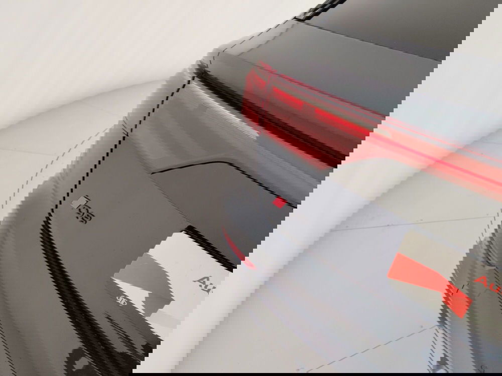 Audi Q8 usata a Massa-Carrara (14)