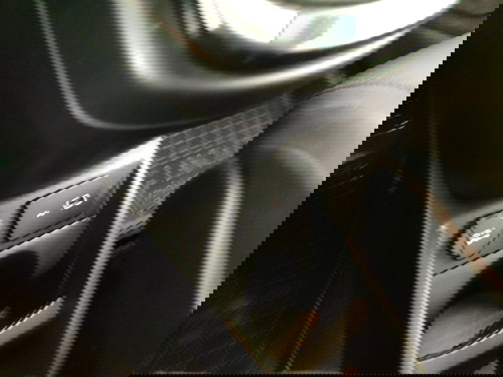 Lancia Ypsilon usata a Massa-Carrara (13)