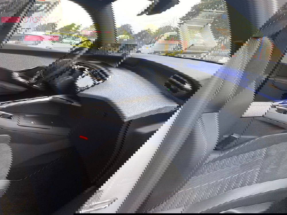 Peugeot 5008 nuova a Modena (18)