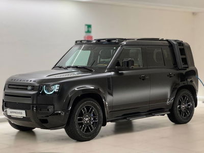 Land Rover Defender 110 2.0 Si4 PHEV 404 CV AWD Auto HSE del 2023 usata a Savona